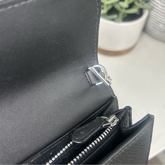 Kate Spade x Disney Minnie Mouse Black Clutch Bag with Chain Strap - Picture 12 of 13